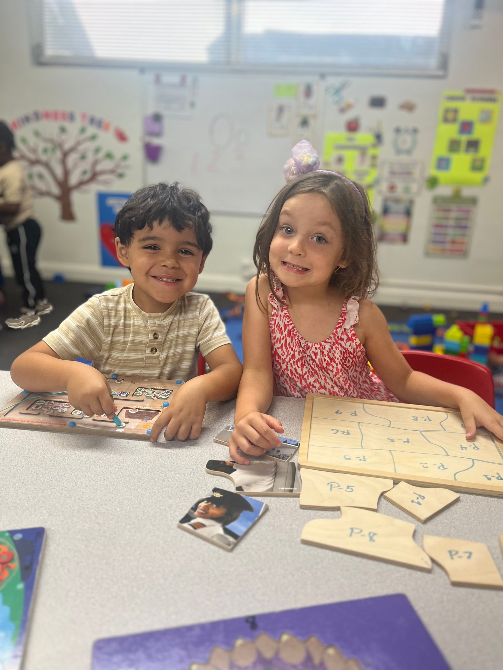 Children with puzzle activity